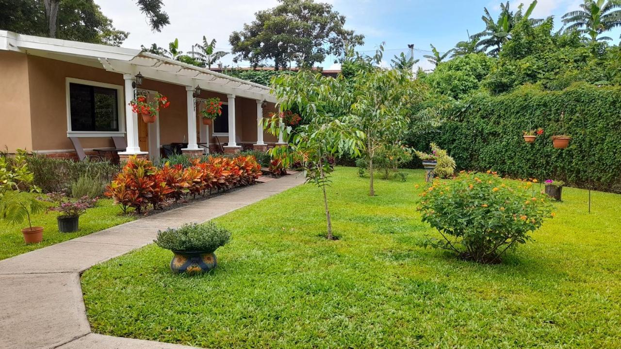 Airport Costa Rica B&B Río Segundo Exteriör bild